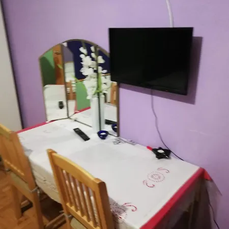 Prenociste Dara *